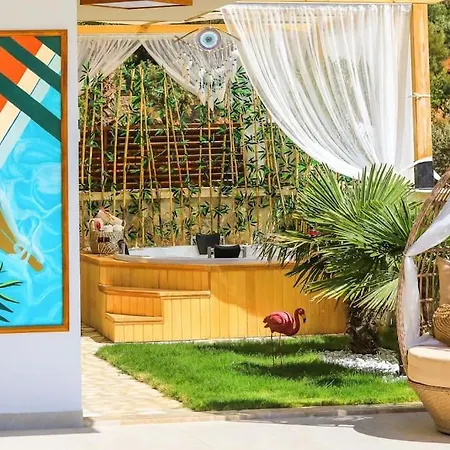 Red Palm Вілла